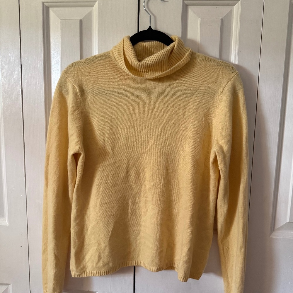 Vintage yellow 100% cashmere sweater size large
